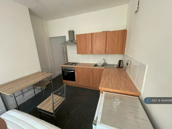 Studio To Rent In Douglas Street, Salford, M7