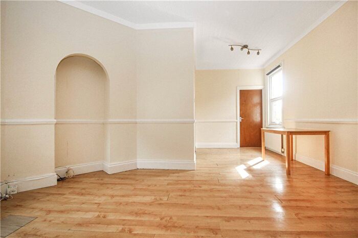 1 Bedroom Flat To Rent In Mitcham Park, Mitcham, Surrey, CR4