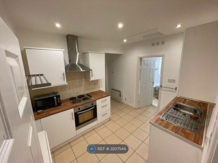 2 Bedroom Flat To Rent In Brookfield House, Ramsbottom, Bury, BL0