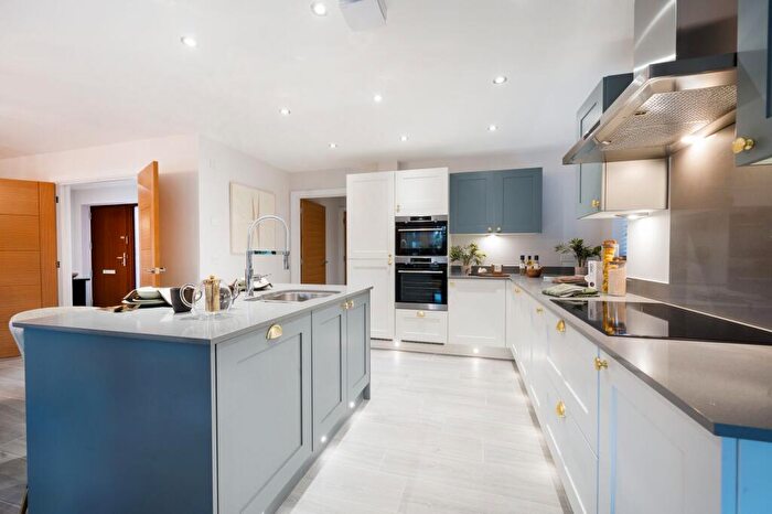 4 Bedroom Detached House For Sale In Arundel Road, Arundel, BN18