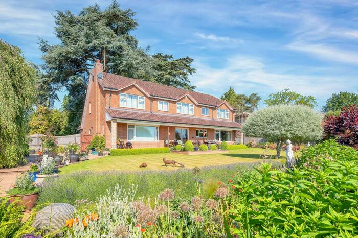 4 Bedroom Detached House For Sale In Catmose Park Road, Oakham, LE15