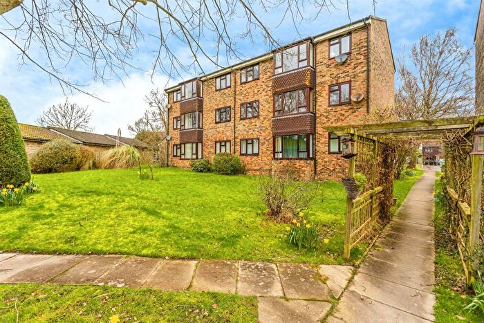 2 Bedroom Apartment For Sale In Kings Way, Burgess Hill, RH15