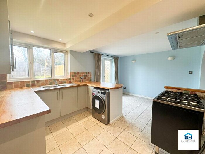 4 Bedroom Semi-Detached House To Rent In Monmouth Drive, Leicester, LE2