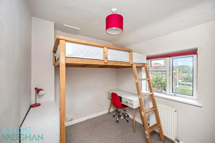 Semi-Detached House To Rent In Bolney Road, Brighton, BN2