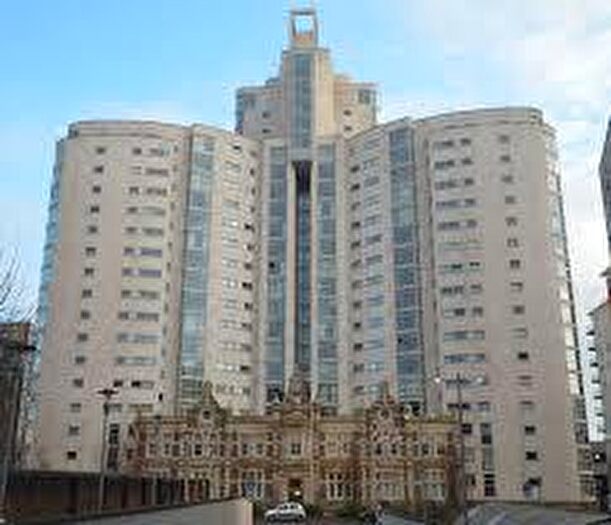2 Bedroom Apartment For Sale In Th Floor, Altolusso, Bute Terrace, Cardiff (Ref:), CF10