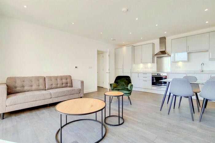 1 Bedroom Flat To Rent In Purley Way, Croydon, London, CR0