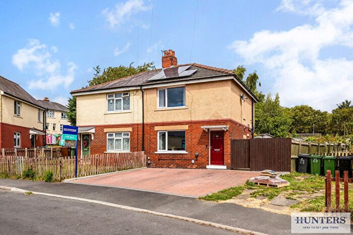 2 Bedroom Semi-Detached House For Sale In Henshaw Crescent, Yeadon, Leeds, LS19