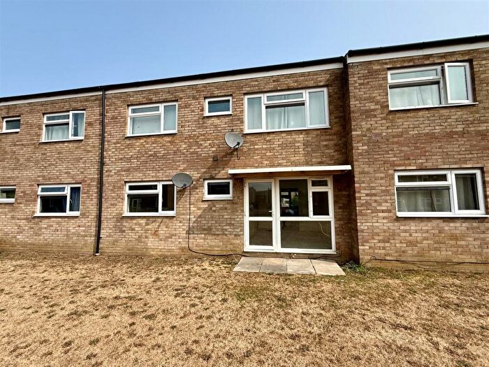 2 Bedroom Flat For Sale In Portway, Chippenham, SN14