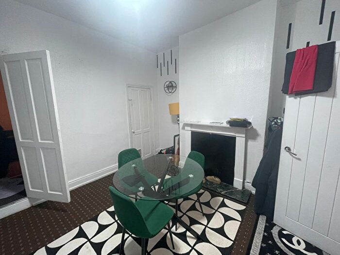 2 Bedroom Terraced House For Sale In Hamilton Road, Sheffield, S5