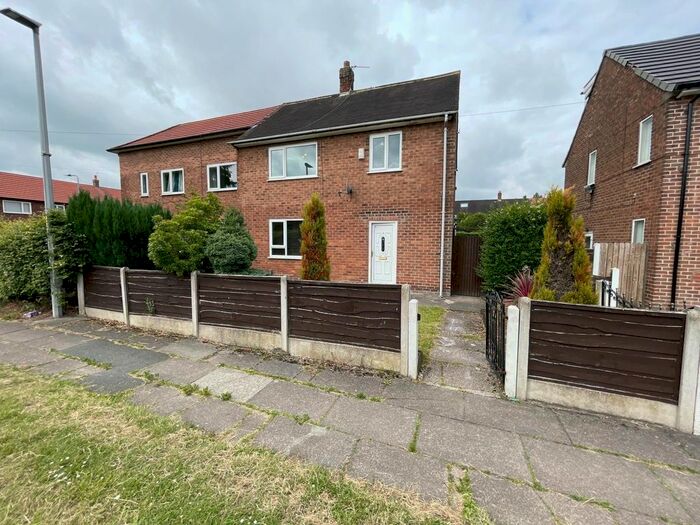 3 Bedroom End Of Terrace House To Rent In Hollins Walk, Manchester, M22