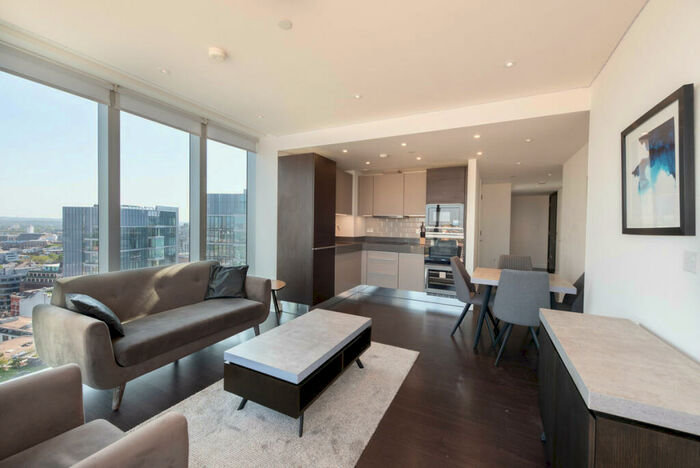 1 Bedroom Penthouse For Sale In Chaucer Gardens, London, E1