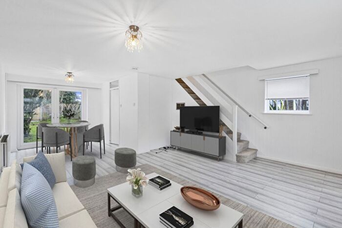 3 Bedroom Semi-detached House For Sale In Knaves Acre, Headcorn, Ashford, Kent, TN27