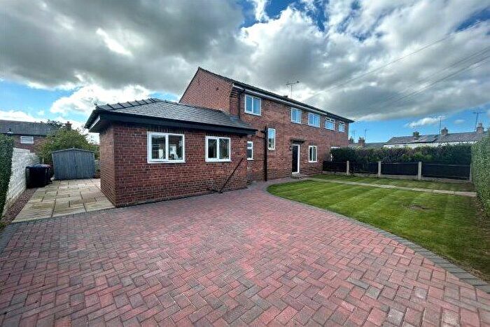 3 Bedroom Property To Rent In Rose Gardens, Neston, CH64