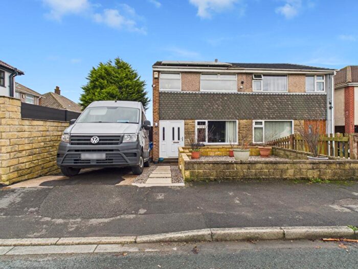 3 Bedroom Semi Detached House For Sale In Vicar Park Road, Halifax, West Yorkshire, HX2