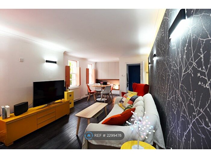 2 Bedroom Flat To Rent In Stapleton Hall Road, London, N4