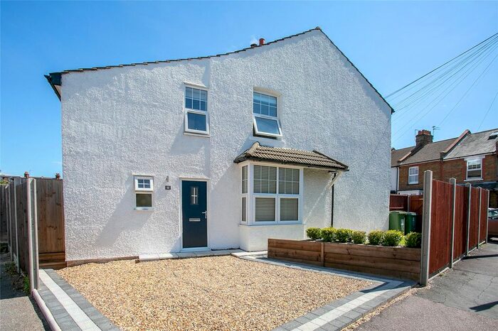 3 Bedroom End Of Terrace House To Rent In Pretoria Road, Watford, WD18