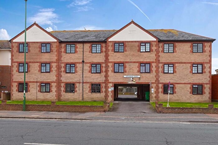 1 Bedroom Flat For Sale In South Street, Lancing, BN15