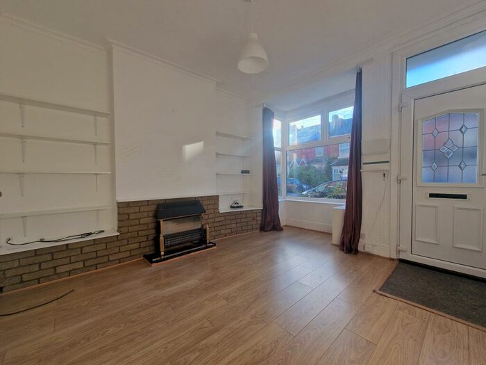 2 Bedroom House To Rent In Milcote Road, Smethwick, B67