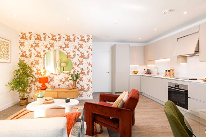 2 Bedroom Flat For Sale In Westhorpe Gardens, London, NW4