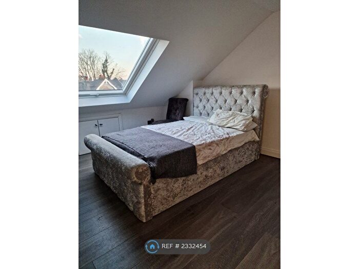 Studio To Rent In Greyhound Lane, London, SW16