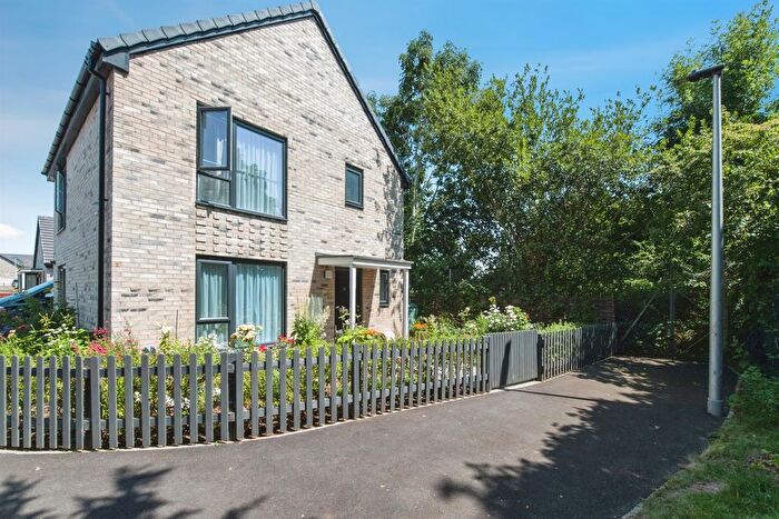 3 Bedroom Detached House For Sale In Hornbeam Road, Exeter, EX1