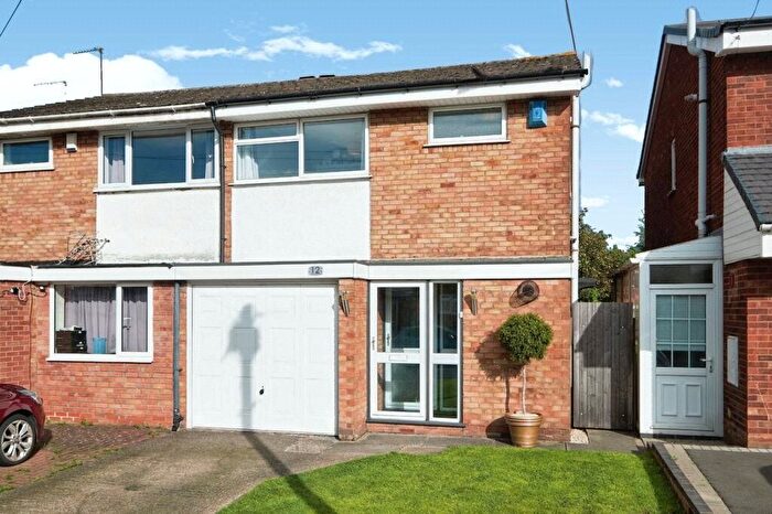 3 Bedroom Semi Detached House For Sale In Levante Gardens, Birmingham, West Midlands, B33