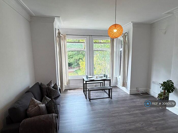 2 Bedroom Flat To Rent In Cardigan Road, Leeds, LS6