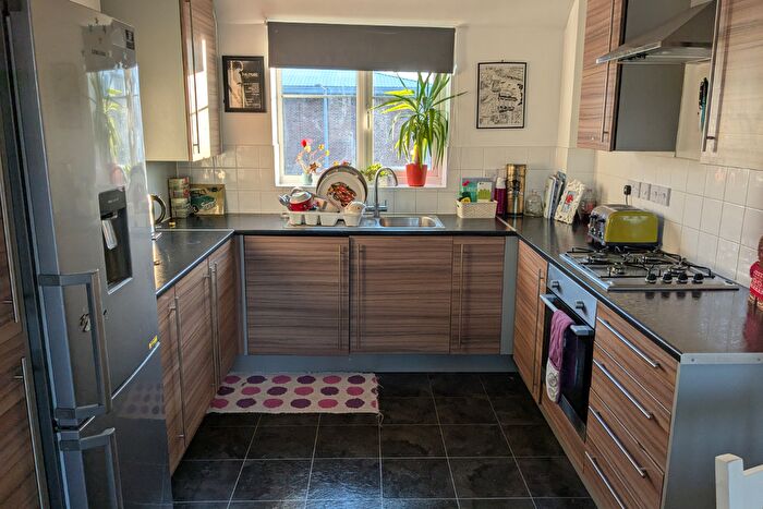 2 Bedroom Flat For Sale In Old Saw Mill Place, Amersham, HP6