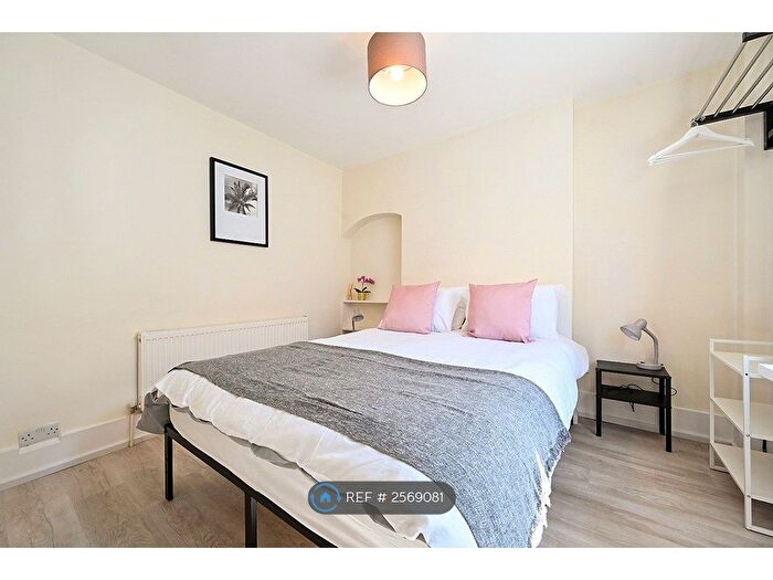 2 Bedroom End Of Terrace House To Rent In Castle Street, Brighton, BN1