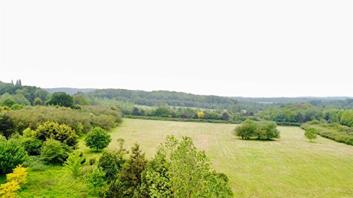 2 Bedroom Flat To Rent In Hurley, Maidenhead, Berkshire, SL6