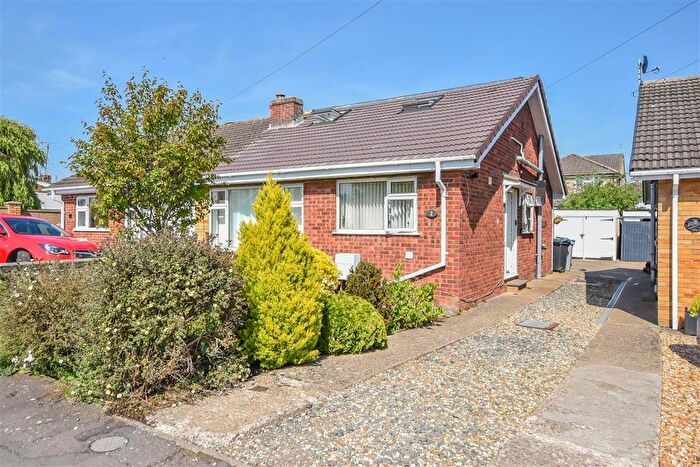 4 Bedroom Semi-Detached House For Sale In Isebrook Court, Burton Latimer, Kettering, NN15