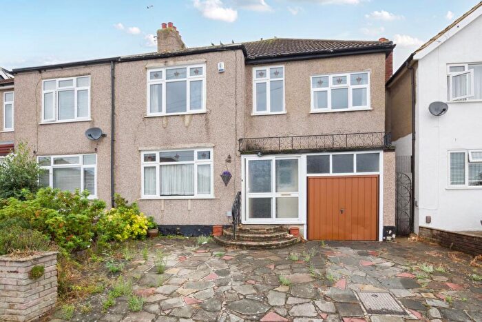 4 Bedroom Semi-Detached House For Sale In Gordon Road, Sidcup, DA15