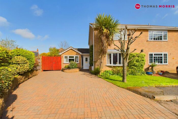 3 Bedroom Semi-Detached House For Sale In Croot Close, Brampton, Huntingdon, Cambridgeshire, PE28