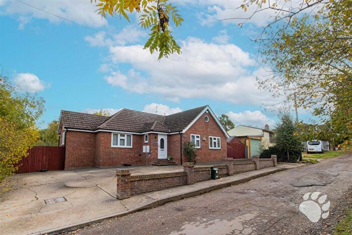 4 Bedroom Detached Bungalow For Sale In Ramsden View Road, Wickford, SS12