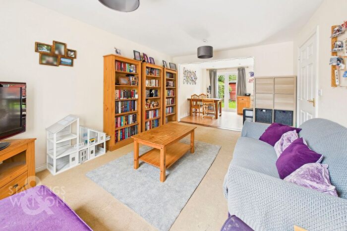 4 Bedroom Semi-Detached House For Sale In Kevill Davis Drive, Little Plumstead, Norwich, NR13