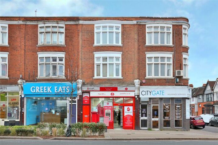 2 Bedroom Apartment To Rent In Green Lanes, Winchmore Hill, London, N21