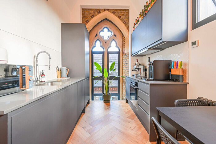 1 Bedroom Flat For Sale In Bellcote Apartments, Tower Hamlets, London, E14