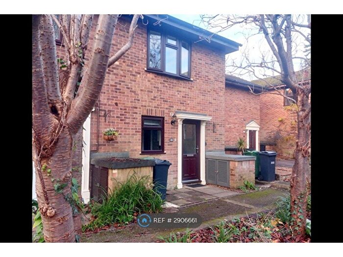 2 Bedroom Terraced House To Rent In Nash Gardens, Redhill, RH1