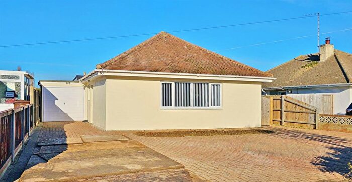 3 Bedroom Detached Bungalow For Sale In Walton Road, Walton On The Naze, CO14