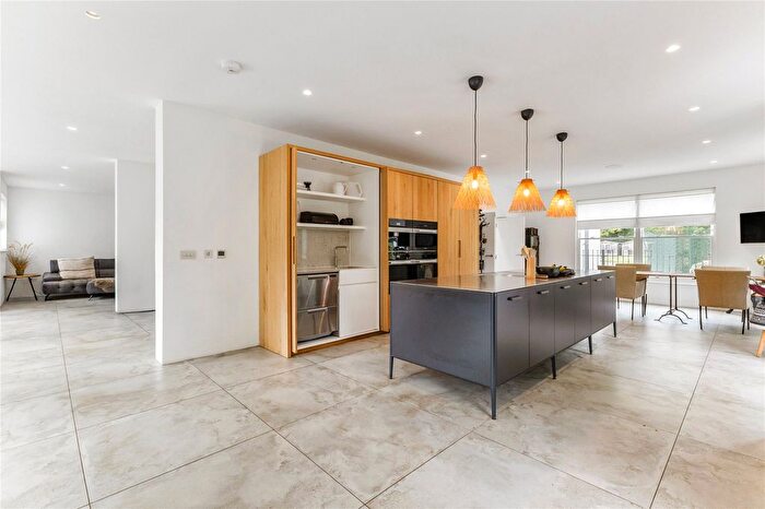 5 Bedroom Detached House To Rent In Burhill, Hersham, Walton-On-Thames, Surrey, KT12