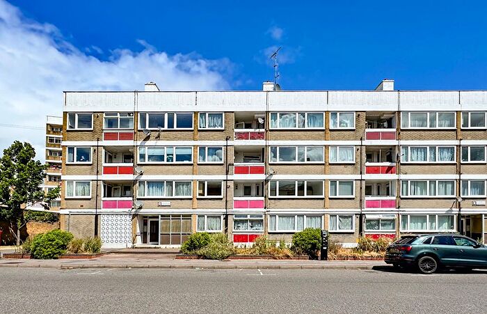 3 Bedroom Flat To Rent In Bernard Street, Southampton, SO14