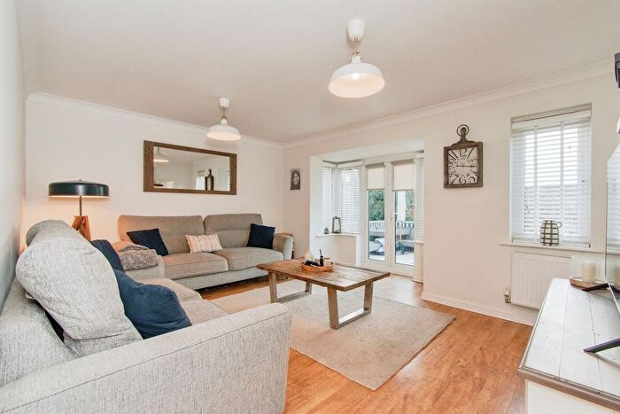 4 Bedroom Detached House For Sale In Stonecrop Drive, Castleford, WF10