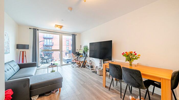 1 Bedroom Flat For Sale In Hayes Ft, UB3