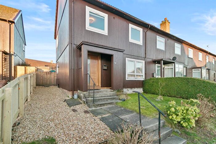 3 Bedroom End Of Terrace House For Sale In Barrs Terrace, Dumbarton, G82