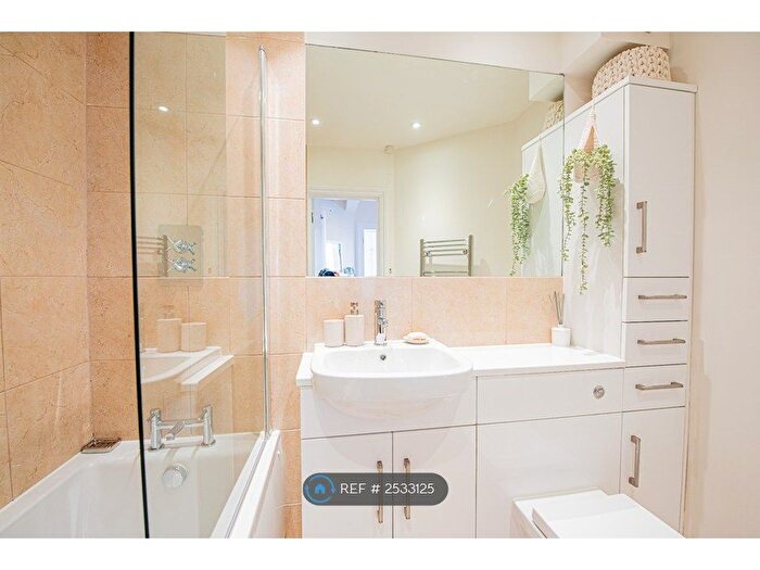 2 Bedroom Flat To Rent In Canfiled Gardens, London, NW6
