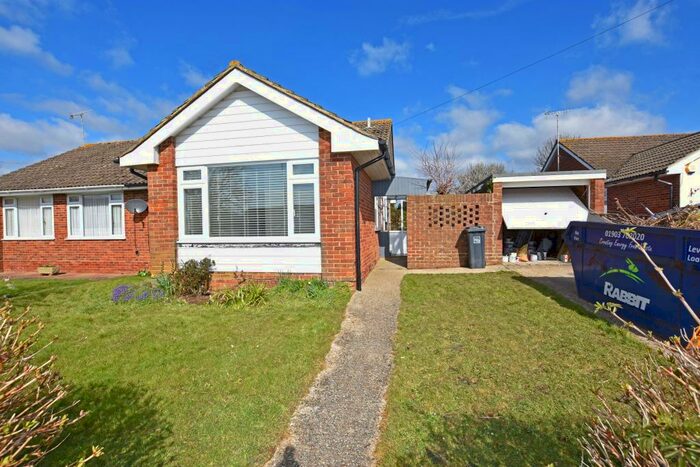 3 Bedroom Bungalow To Rent In Clyde Road, Worthing, BN13