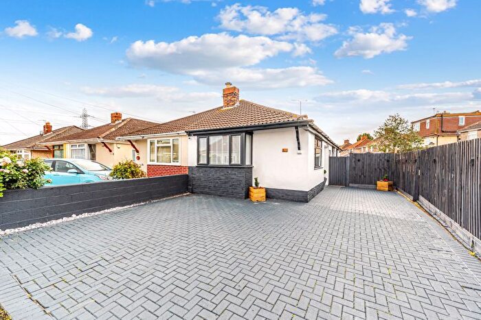 3 Bedroom Semi-detached Bungalow For Sale In Wellsea Grove, Milton - Superbly Updated, BS23