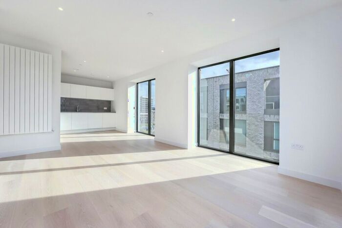 2 Bedroom Apartment To Rent In Shipwright Street, London, E16