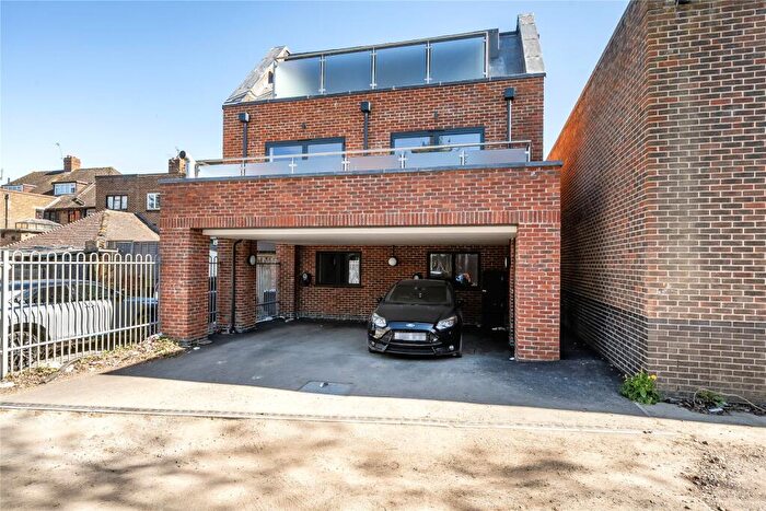 2 Bedroom Flat For Sale In Crofton Road, Locksbottom, BR6