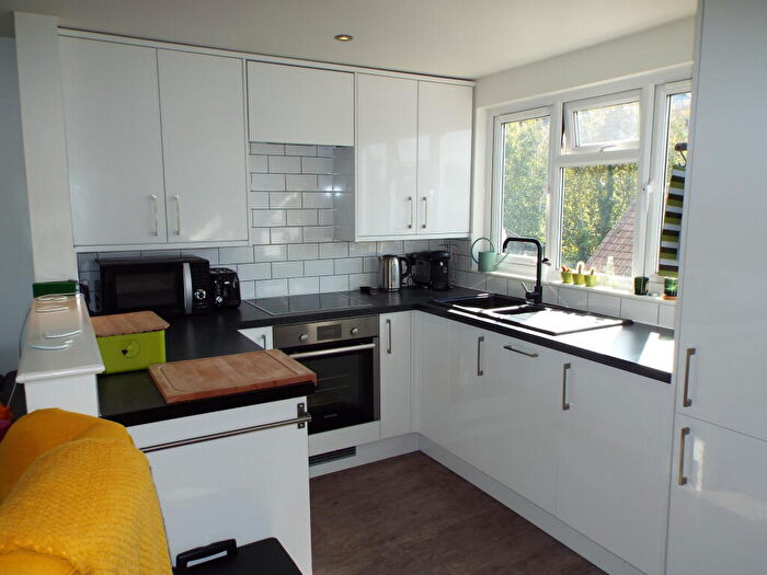 2 Bedroom Flat To Rent In Milton Road, Gravesend, DA12